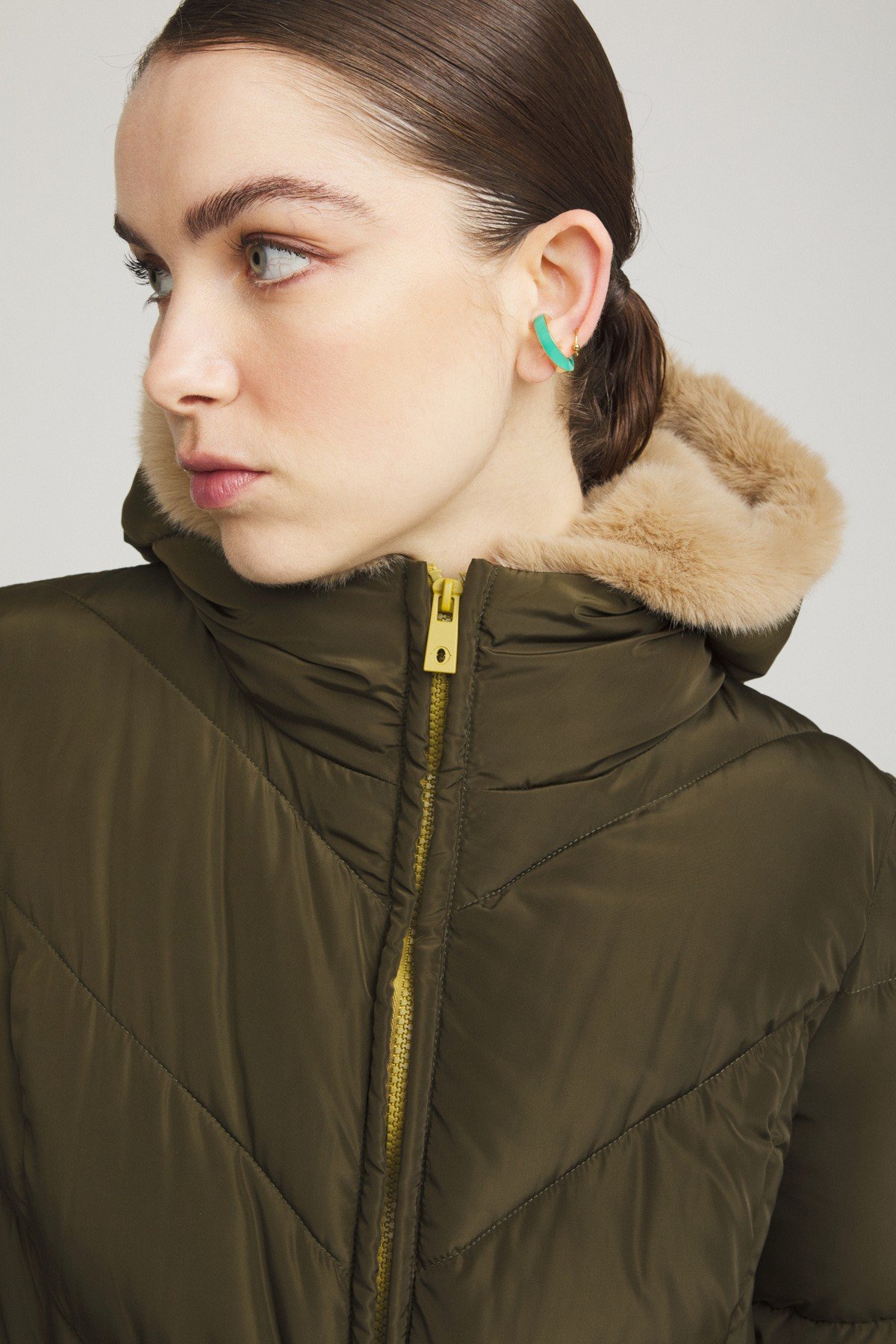 Puffer jacket with belt